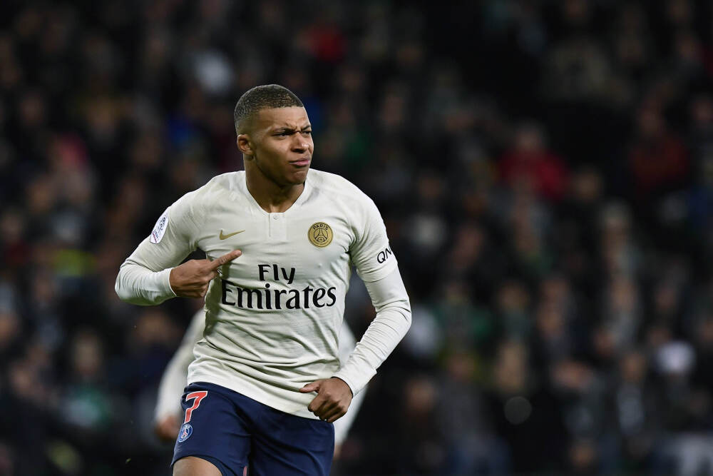 视频丨调图后单日最高开行415列 广深港高铁开行密度跃居全国第一